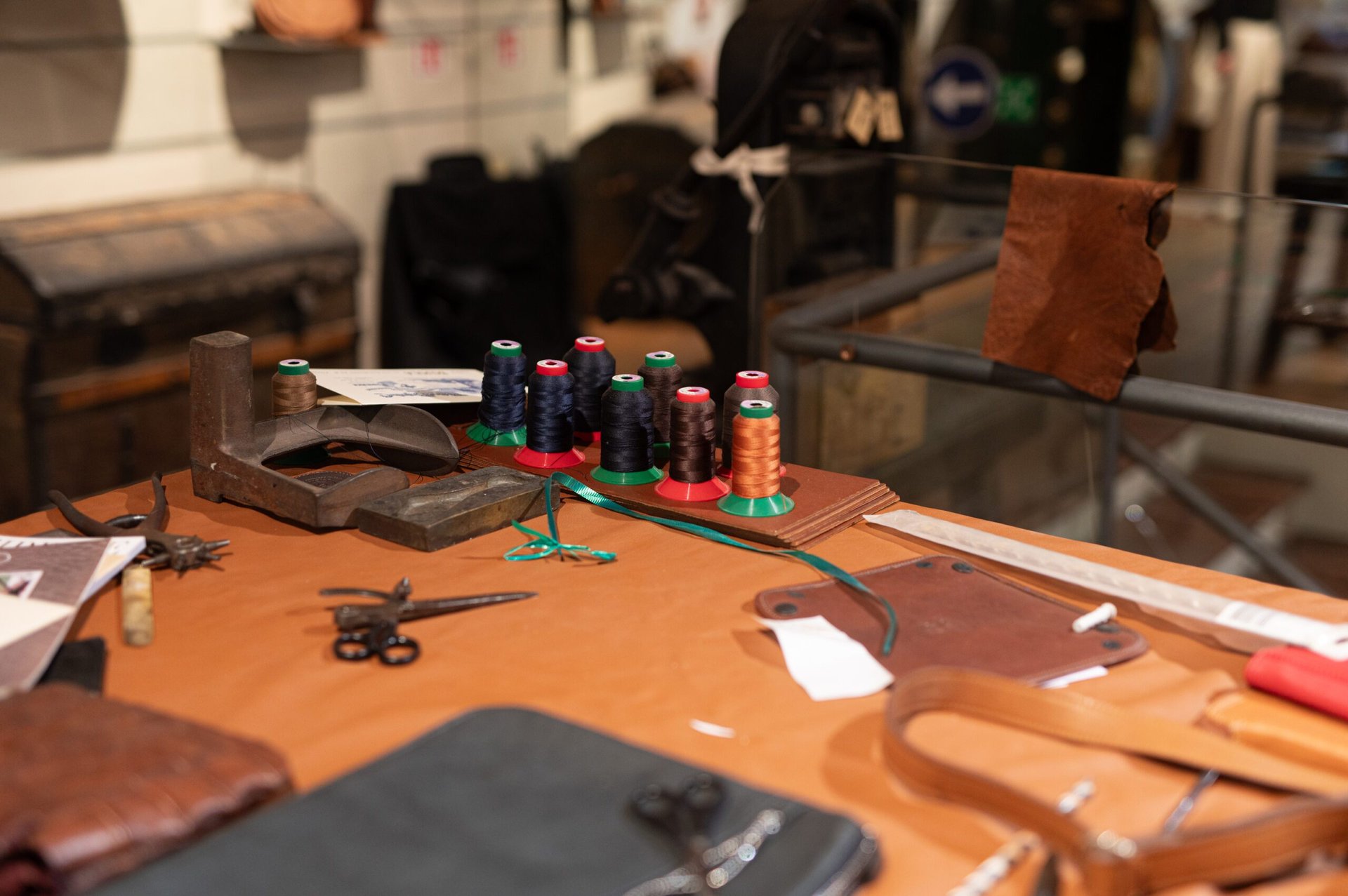 leather artisans florence,artigiani della pelle,leather bags florence,borse firenze,best leather shops florence,pelletterie fiorentine